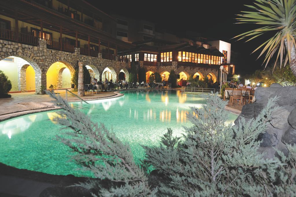 Umut Thermal Spa & Wellness Hotel Karakiran Exterior photo